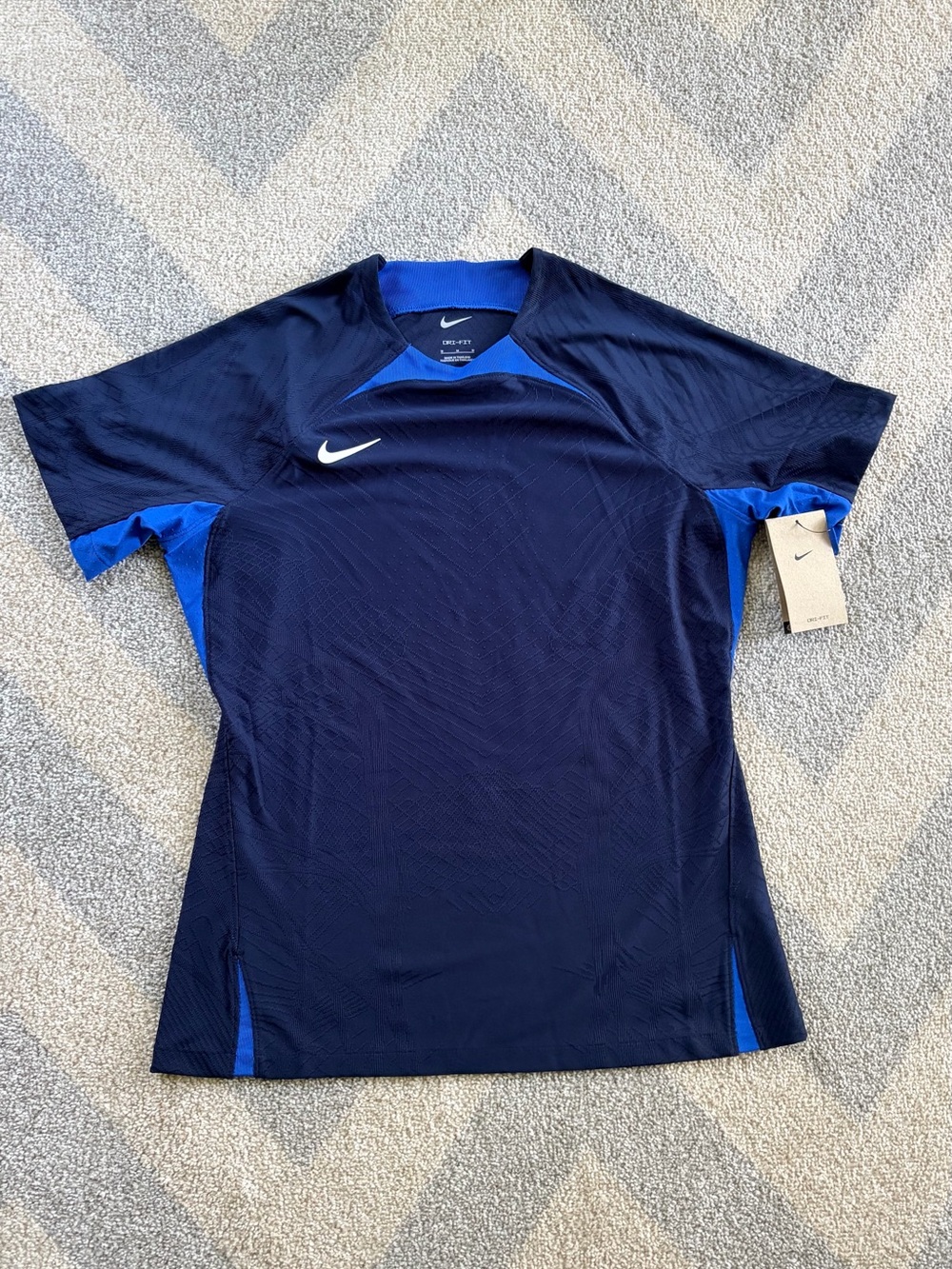 New Nike Dri-FIT Navy & Royal Blue Athletic Shirt size m